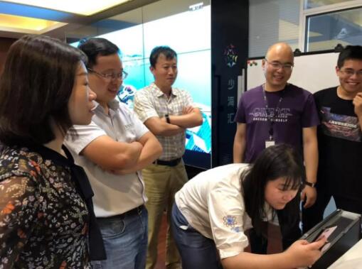 △華夏幸福參觀海驪衛(wèi)浴產(chǎn)品